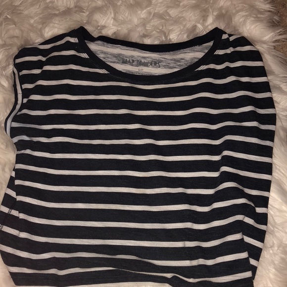 cute cropped tee - Picture 1 of 2